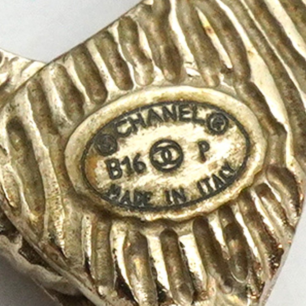 Chanel Coco Mark Matelasse Bracelet with GP Plating and Faux Pearls in Champa... - Picture 5 of 8